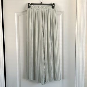 Brand new, never worn women’s flare, palazzo pants size XS